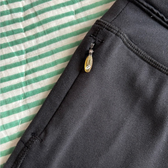 ASICS Knit Walking Shorts EUC Size Medium - Picture 2 of 6